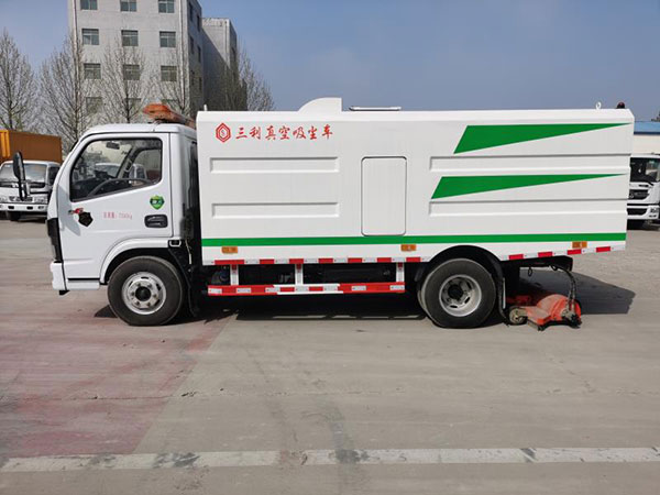 真空吸尘车
